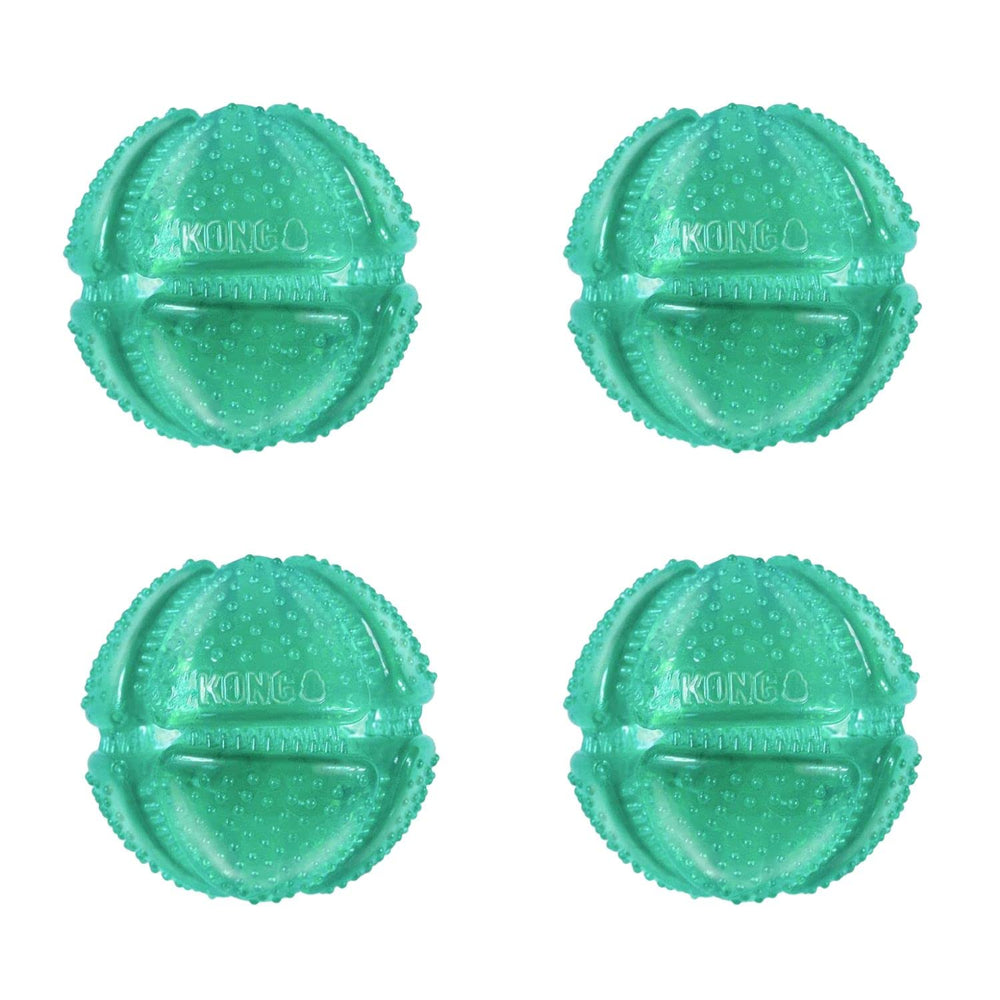 KONG Squeezz Dental Ball comparaison avec une main pour évaluer taille adaptée