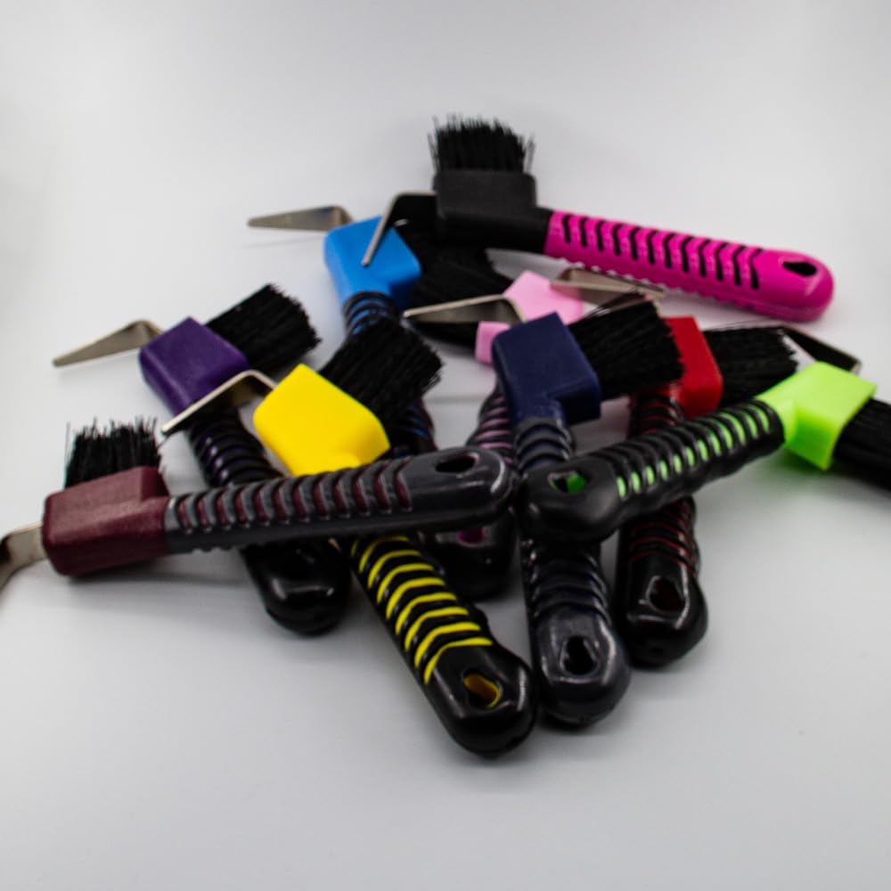 KURSHOW brosse à côté d’un objet pour montrer taille et portabilité