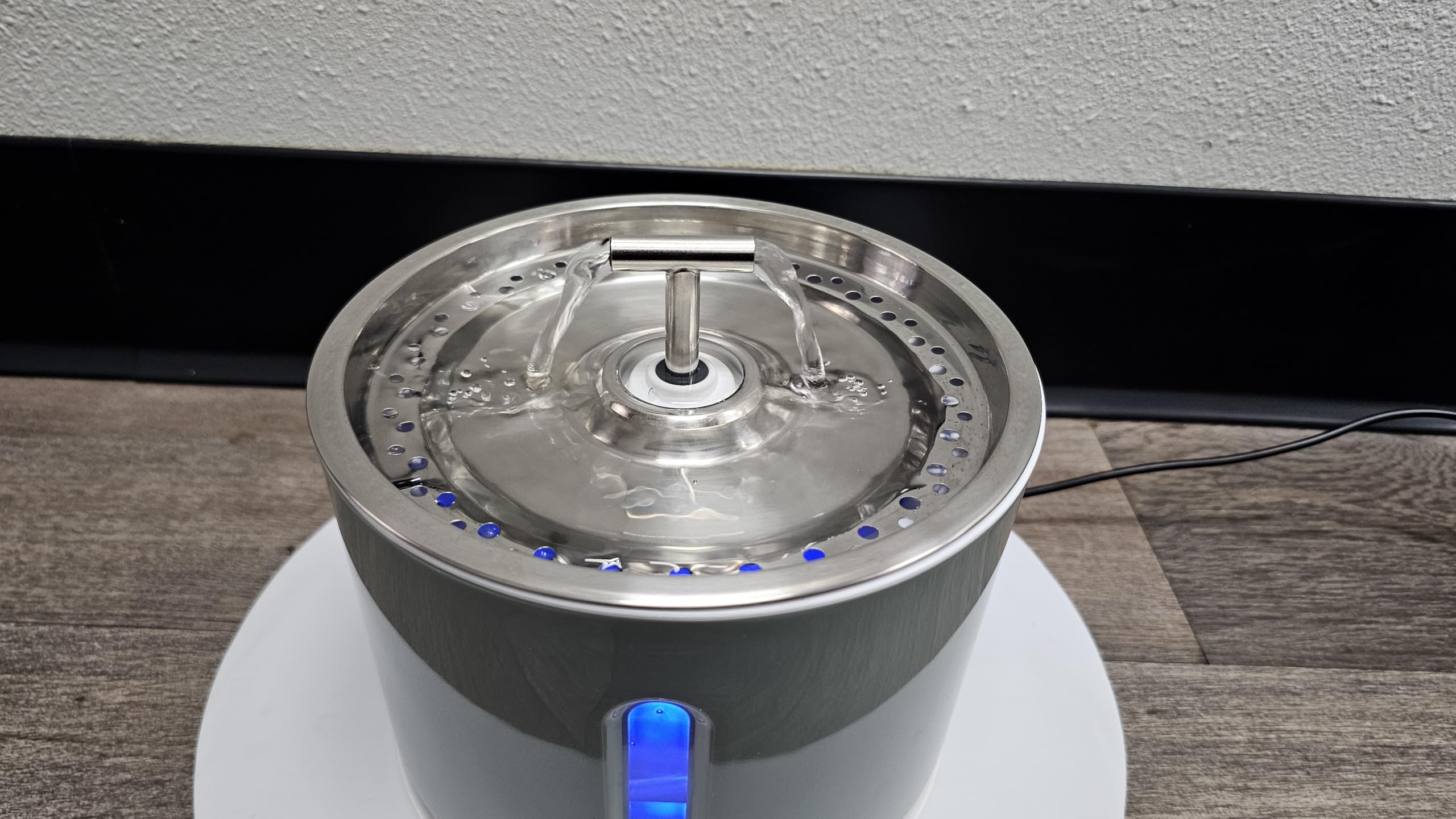 LEVEL ONE PETS pompe submersible avec témoin bleu assurant sécurité et silence