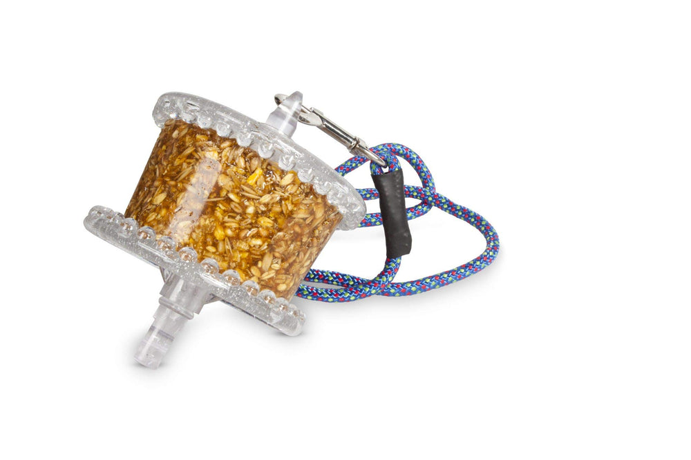 Likit Granola en usage dans un holder Likit pour stimuler activité équine