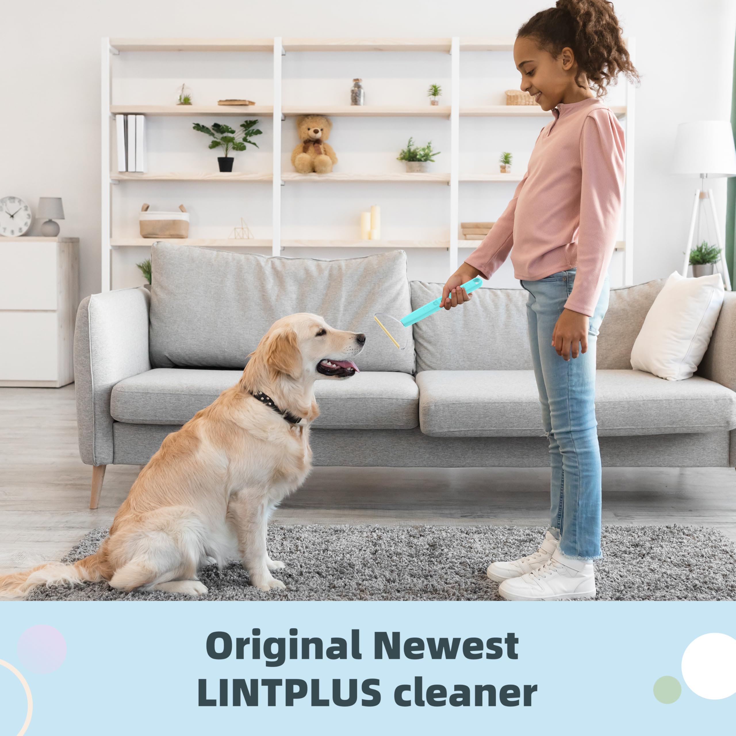 LINTPLUS scène de vie sur canapé pour éliminer poils et rafraîchir tissu