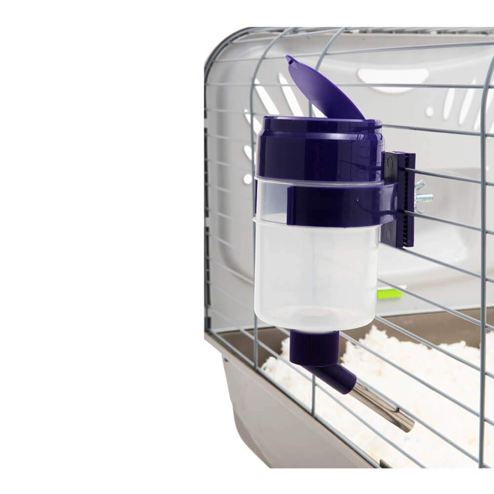 Lixit bouteille en usage sur cage illustrant accessibilité pour lapin