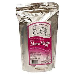 Mare Magic mélangé à l'aliment d'une jument illustrant une administration facile et appétente