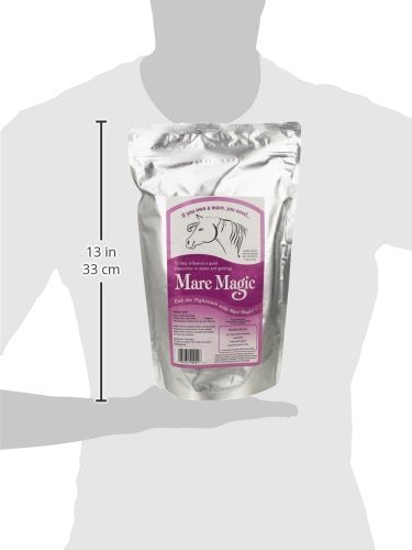 Mare Magic poudre gros plan montrant texture fine et appétence pour alimentation équine