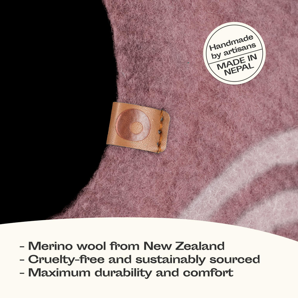 MEOWFIA Cat Cave chat à l'intérieur illustrant confort et calme