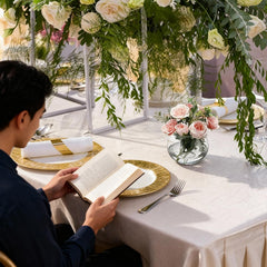 Merkaunis bol avec fleurs démontrant beauté et mise en valeur florale
