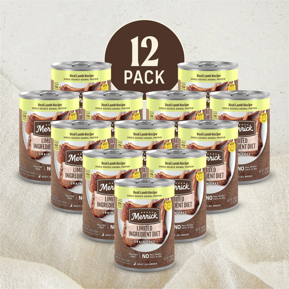 Merrick portion versée sur croquettes ajoutant saveur et humidité