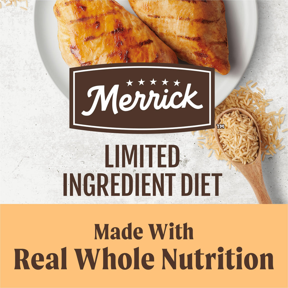 Merrick croquettes dans la main pour comparer taille et portion facile