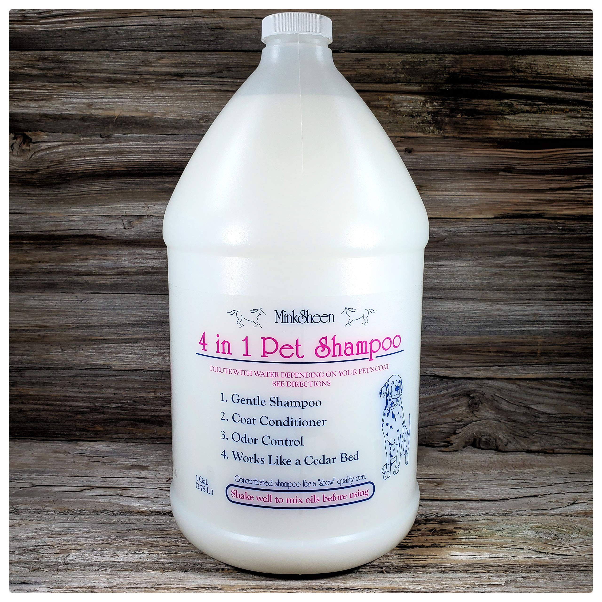 Minksheen Dog Shampoo vue de face du flacon montrant l'étiquette et le format concentré