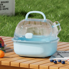 Misyue intérieur avec bouteille 60 ml illustrant hydratation en voyage