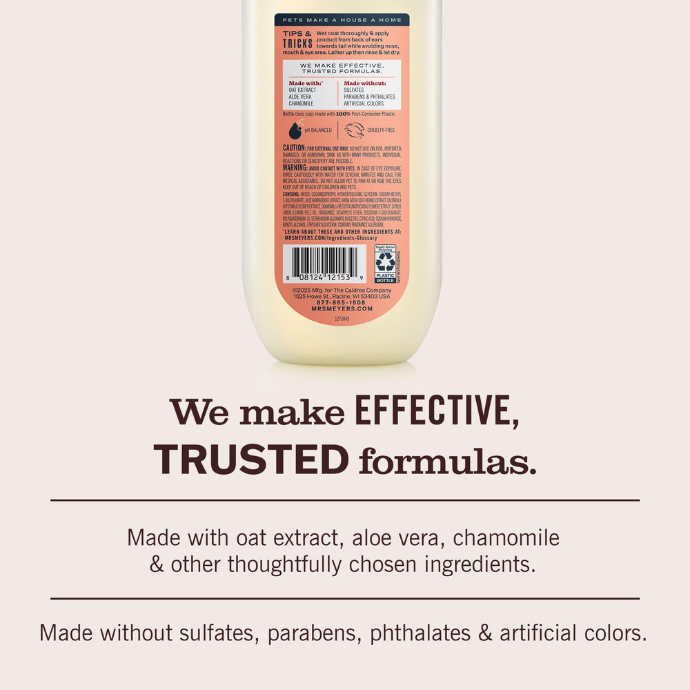 Mrs. MEYER'S bouteille à côté d'un mètre, échelle et contenance claire