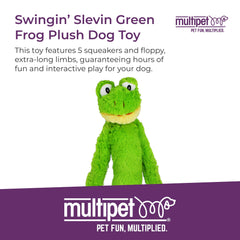 Gros plan Multipet Swingin' Slevin Frog sur la texture pelucheuse, doux au toucher
