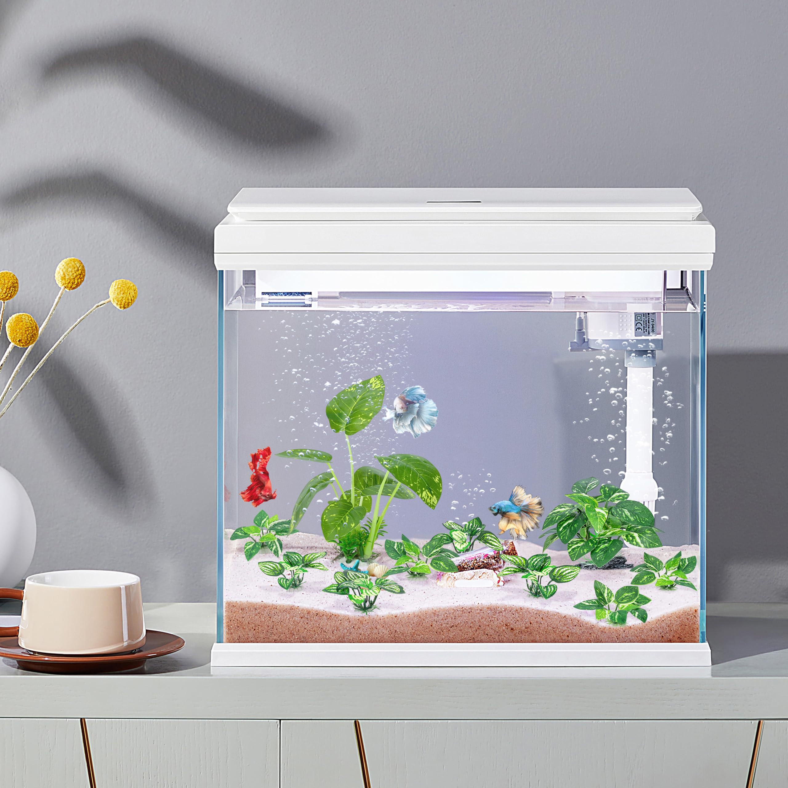 MyLifeUNIT comparaison d'échelle illustrant hauteurs adaptées pour divers aquariums