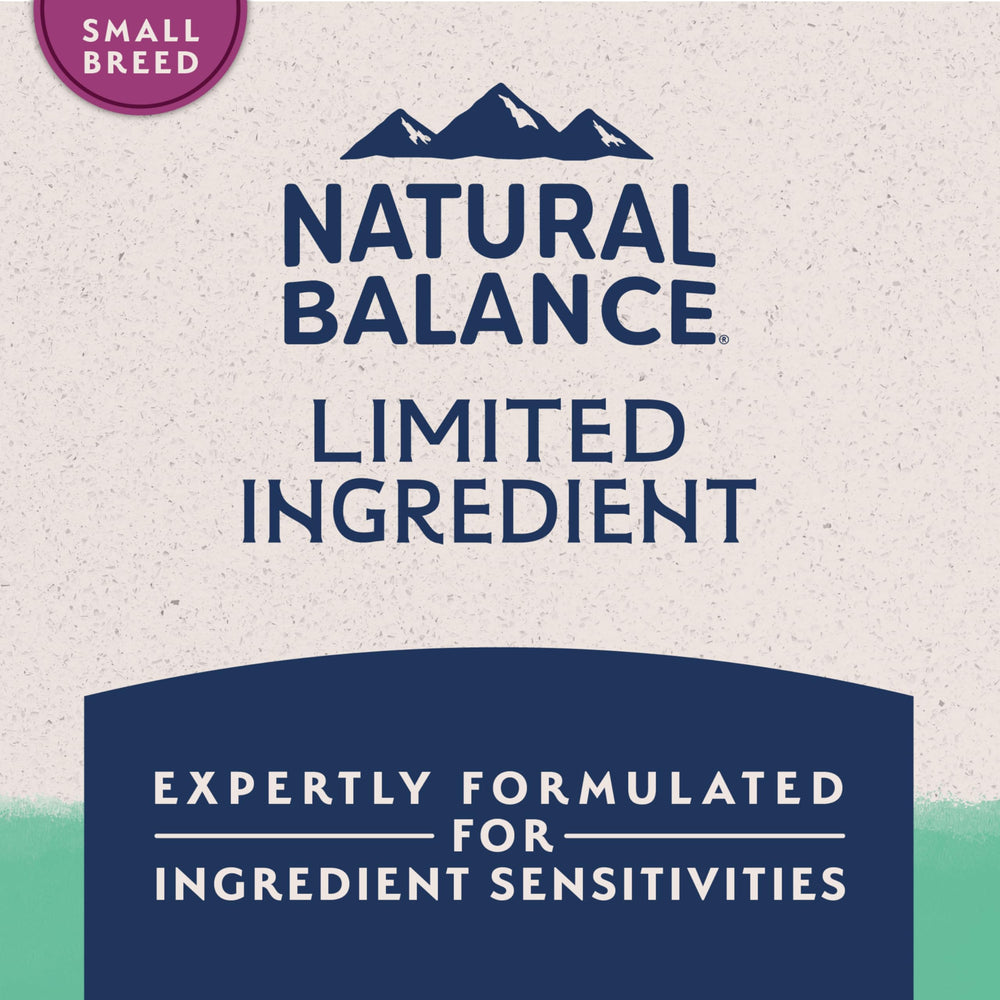 Natural Balance petit chien mangeant utile pour digestion confortable