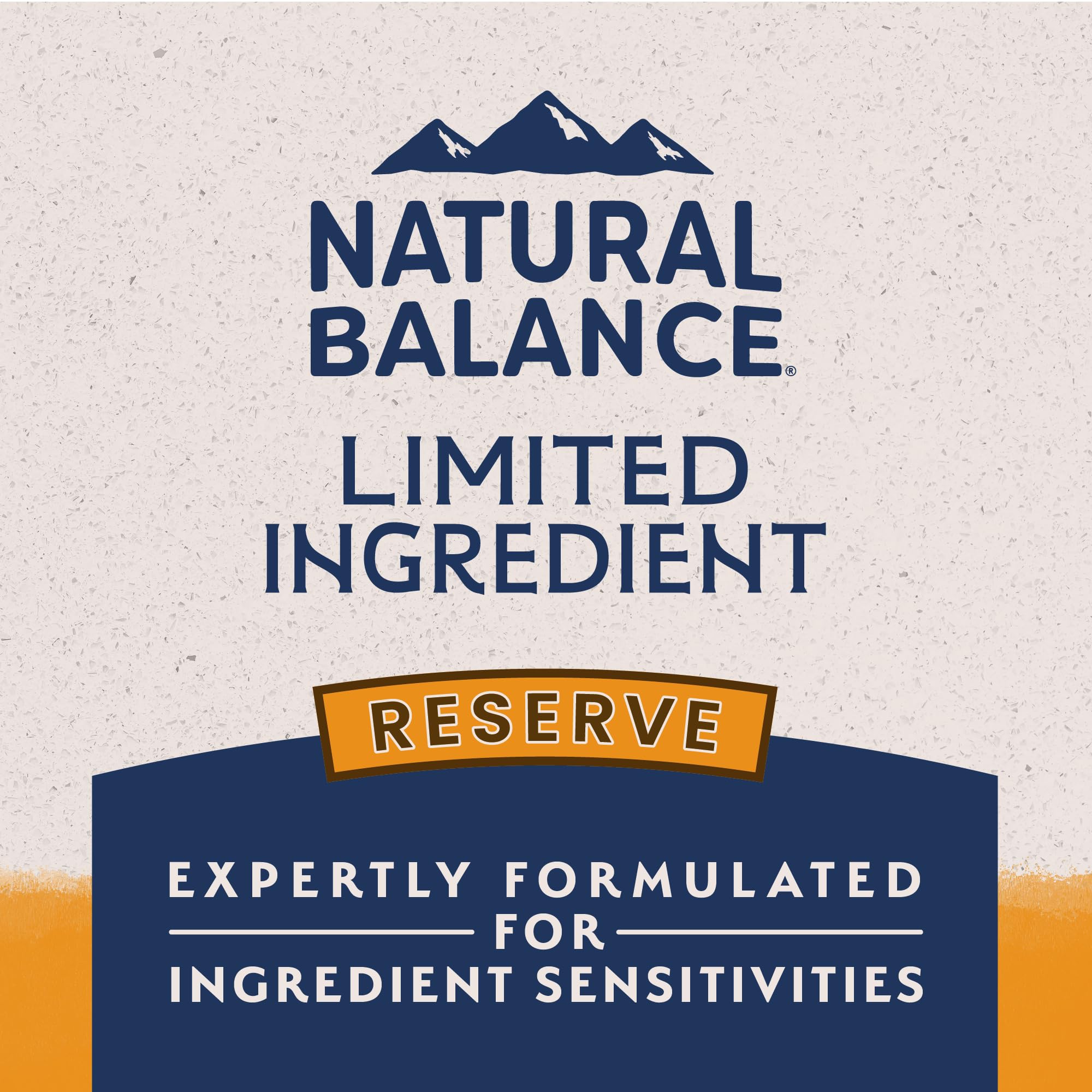 Natural Balance détail des croquettes montrant forme uniforme et qualité