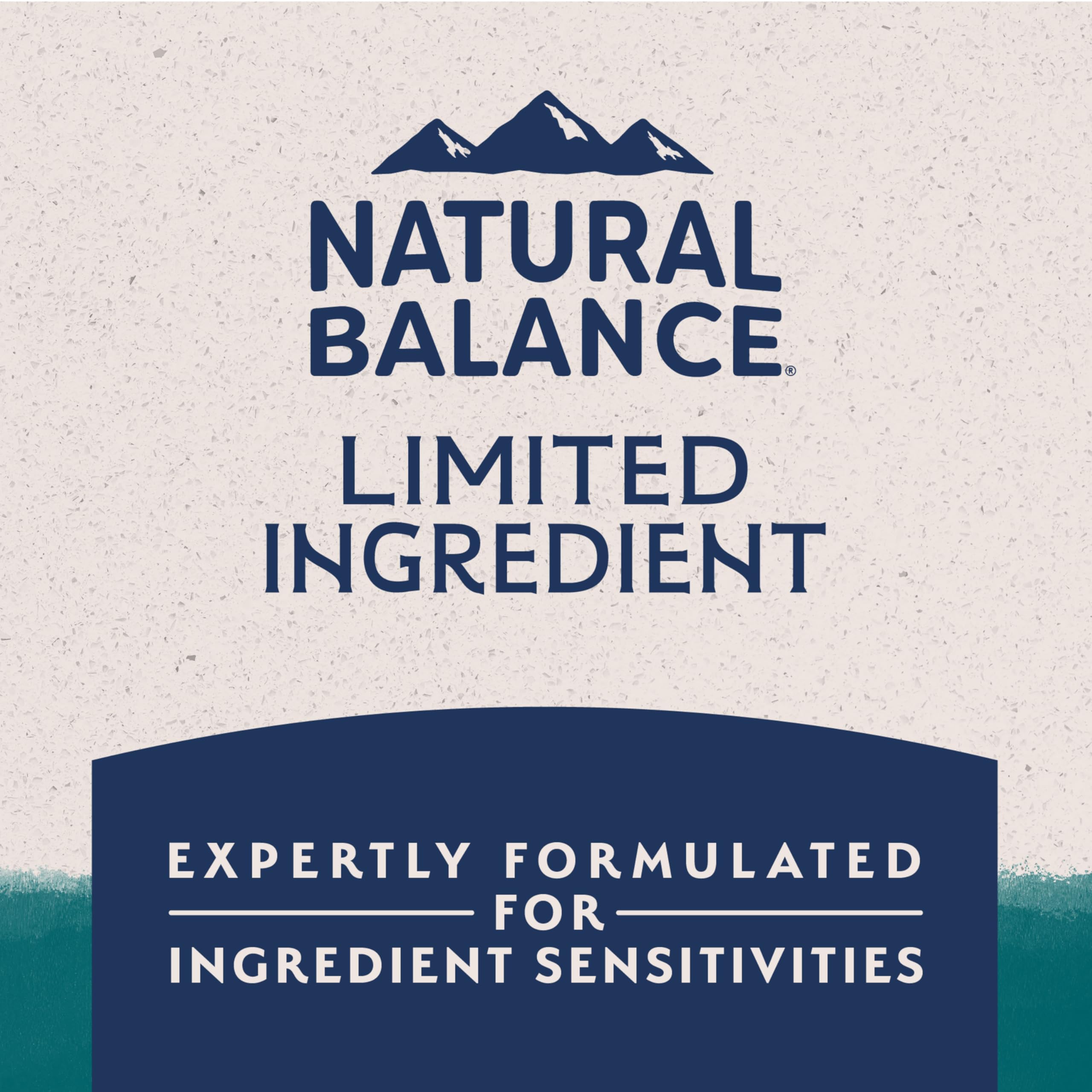 Natural Balance comparaison taille croquette avec règle pour évaluer portion et âge du chien