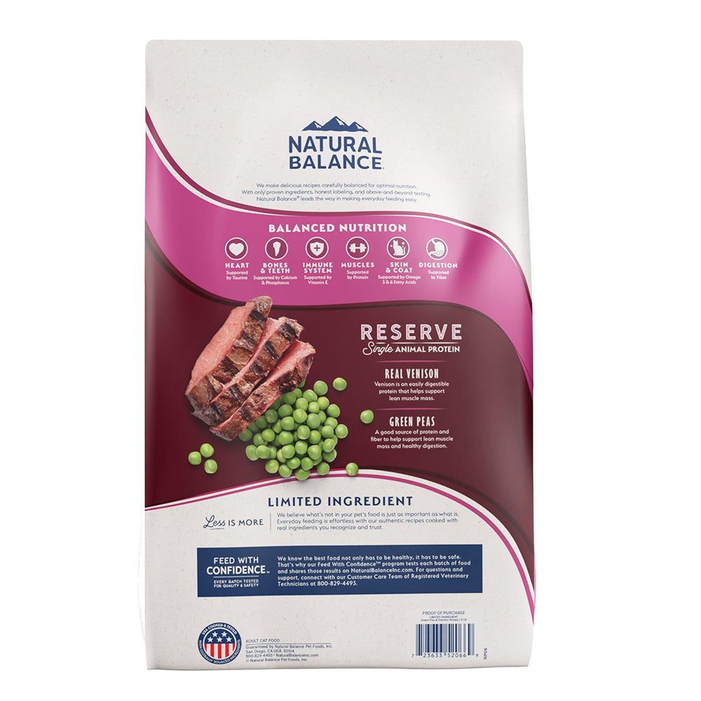 Natural Balance gros plan des croquettes montrant texture croquante et appétence améliorée