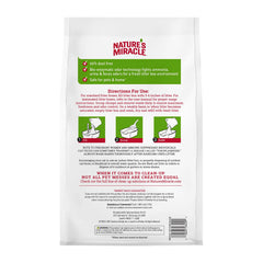 Nature's Miracle gros plan grains de litière montrant absorption efficace