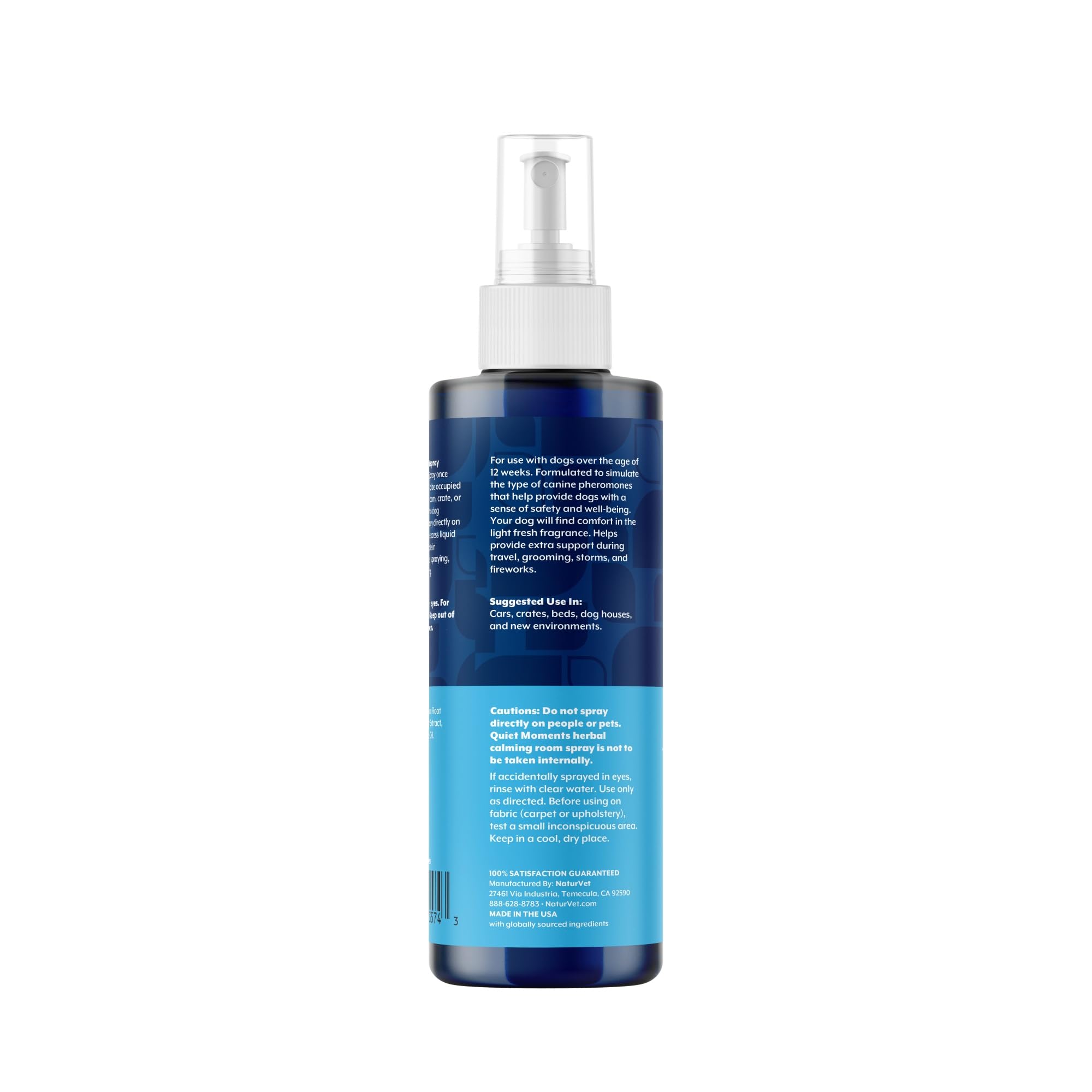 Spray NaturVet appliqué sur une couverture pour diffuser un parfum calmant