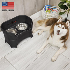 Neater Pet Brands gros plan bol inox montrant robustesse et hygiène