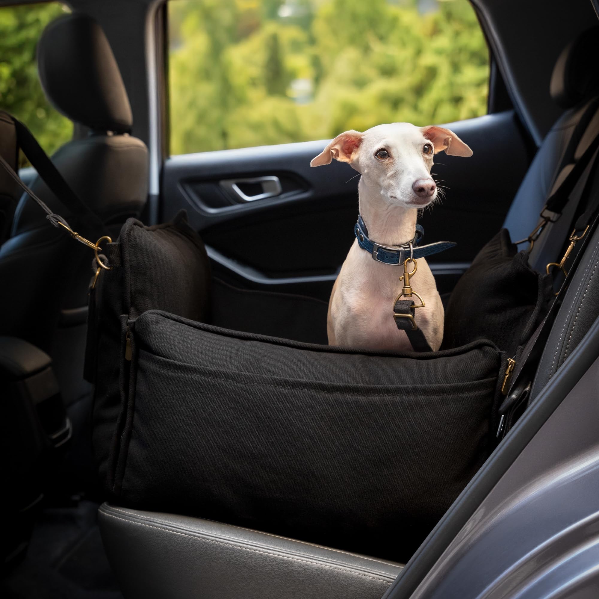 Noah & Paw fond antidérapant garantissant stabilité sur le siège auto
