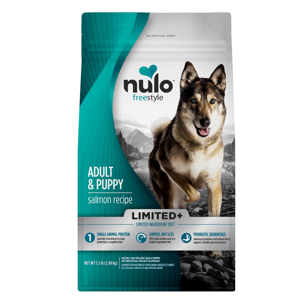 Nulo FreeStyle packaging avant montrant formulation saumon et bénéfice nutritionnel