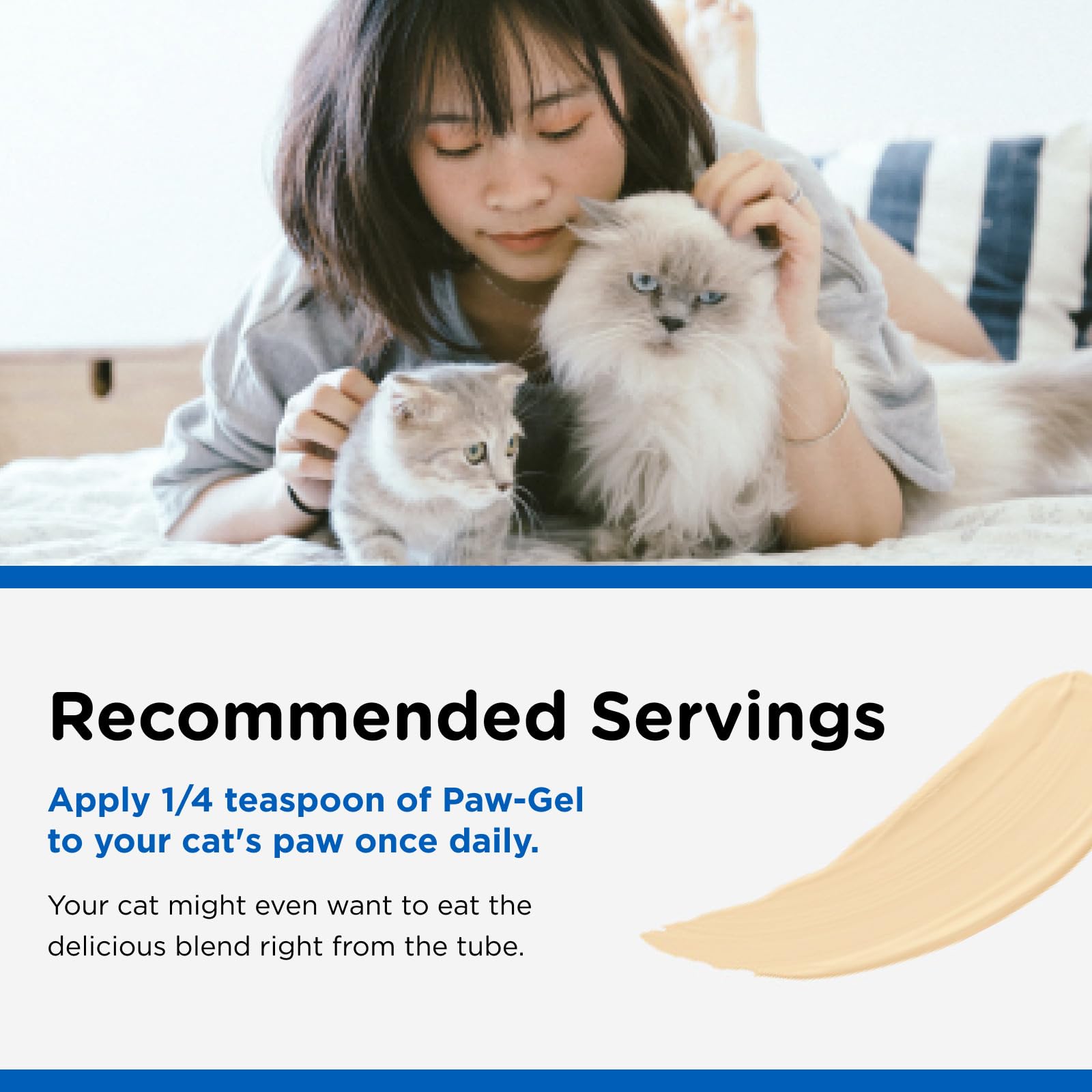 Nutri-Vet petite portion de gel au saumon prête à être léchée par le chat