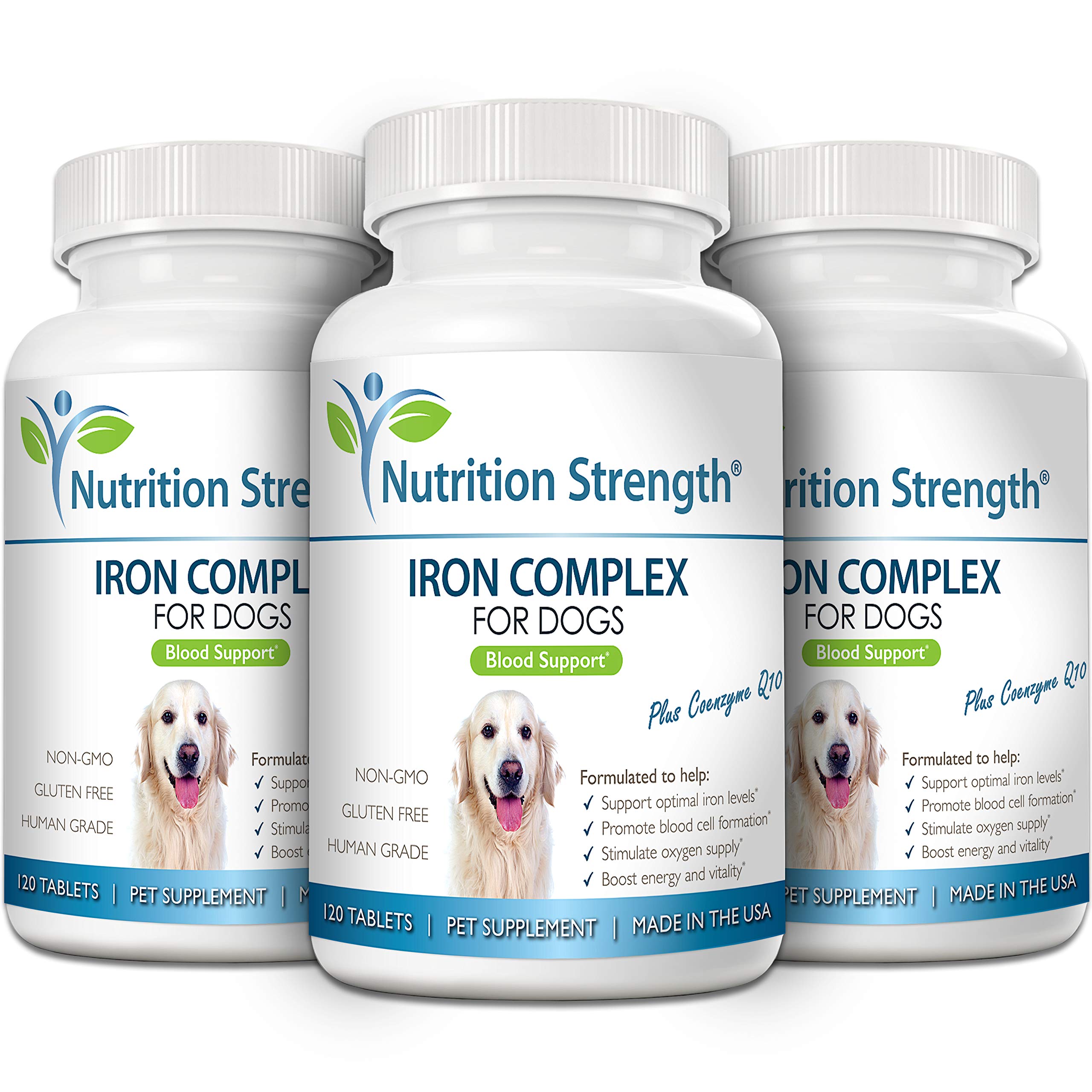 Chien acceptant un comprimé Nutrition Strength pour faciliter la supplémentation