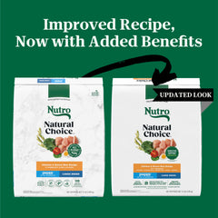 Nutro gros plan sur granules montrant texture et appétence pour croissance