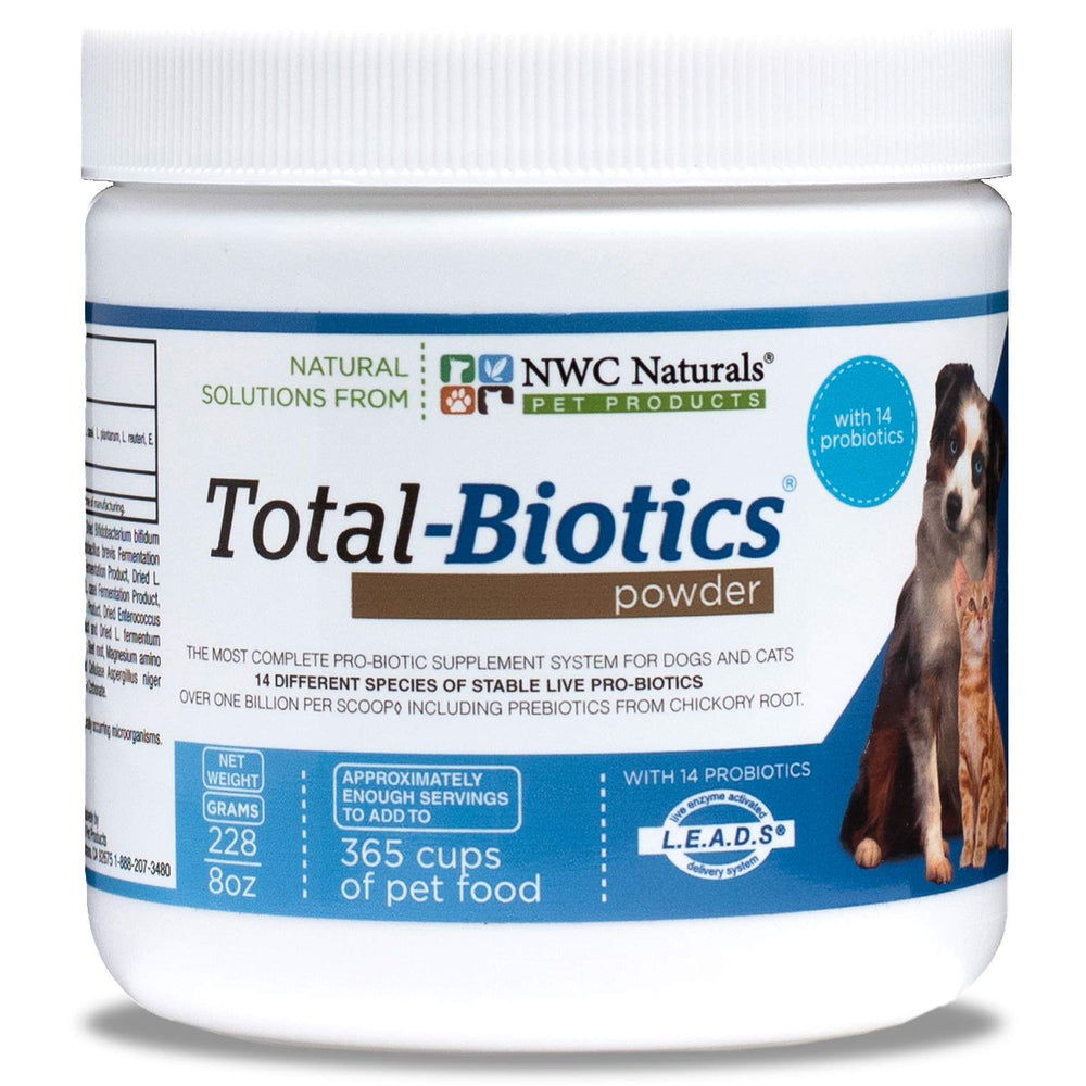 NWC Naturals Total-Biotics saupoudré sur repas de chat pour confort intestinal