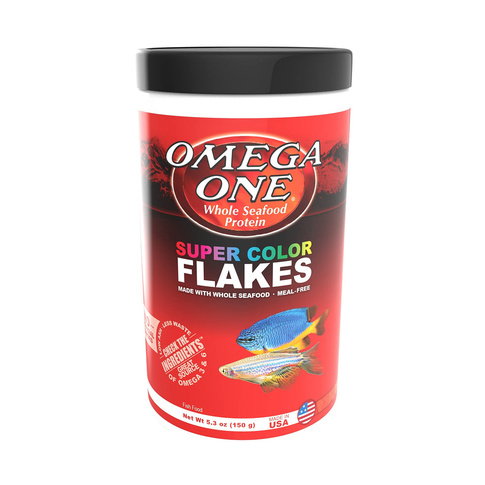 Omega One Super Color Flakes gros plan sur texture des flocons pour meilleure digestibilité