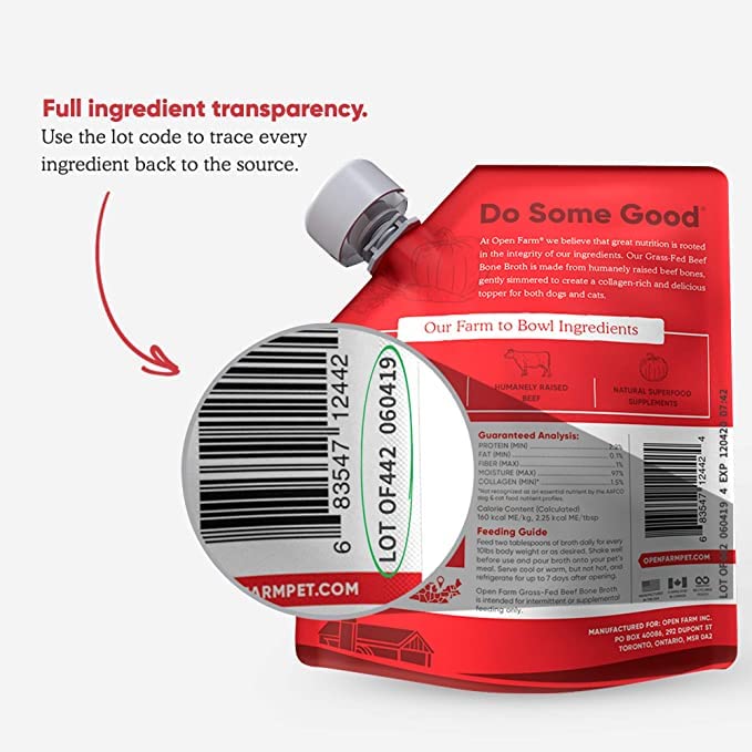 Open Farm sachet à côté d’un objet pour comparer la taille pratique