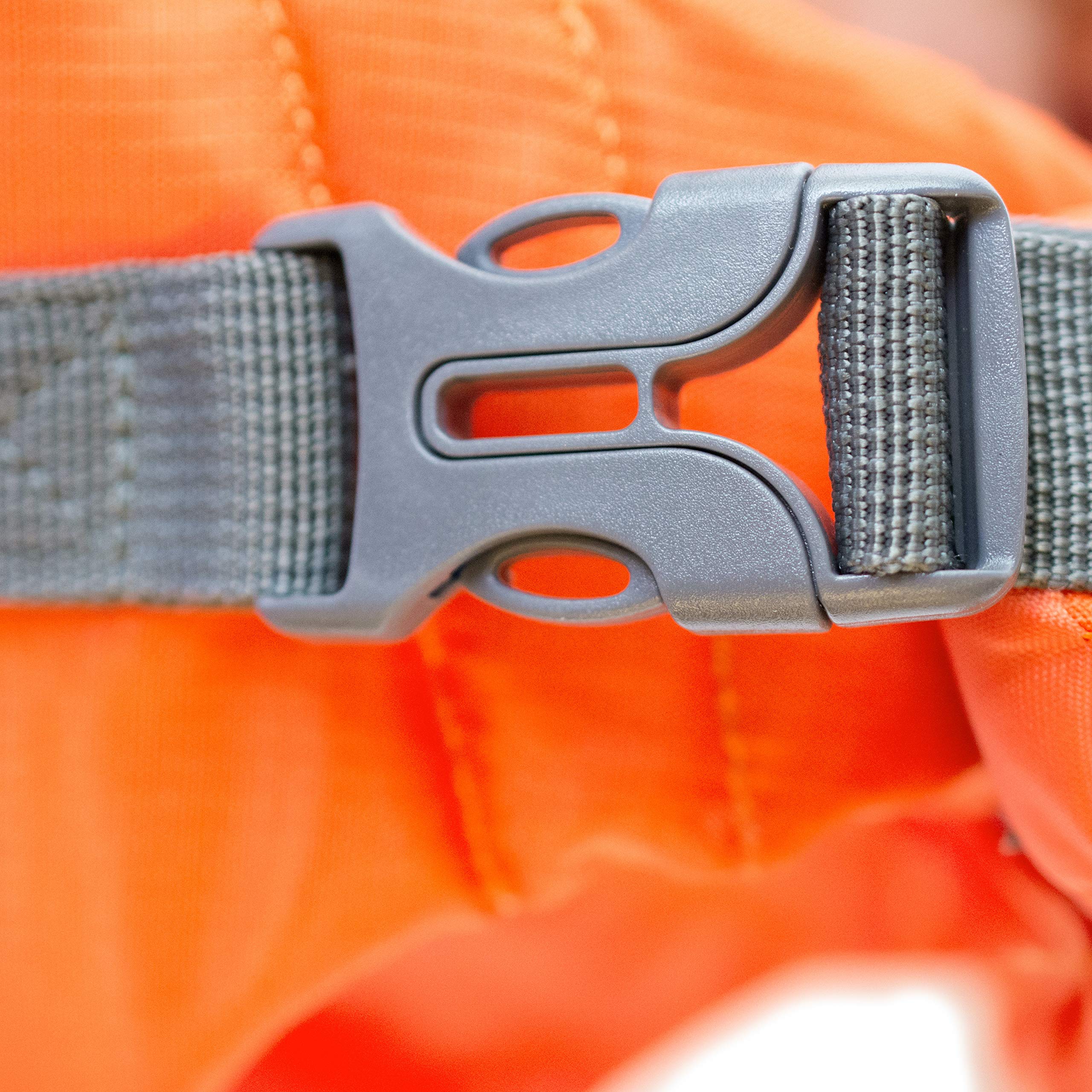 Outward Hound gilet utilisé sur un bateau pour sécurité active