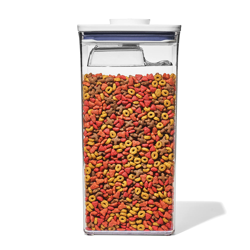 OXO Good Grips Pet POP face avant montrant capacité et clarté pour repérer les croquettes