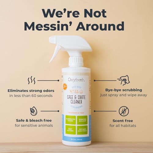 Oxyfresh spray en action sur une cage avec souris pour éliminer saletés et odeurs