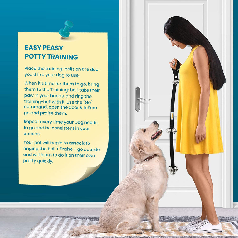 PAWBEE cloches accrochées à une porte de jardin montrant résistance extérieur
