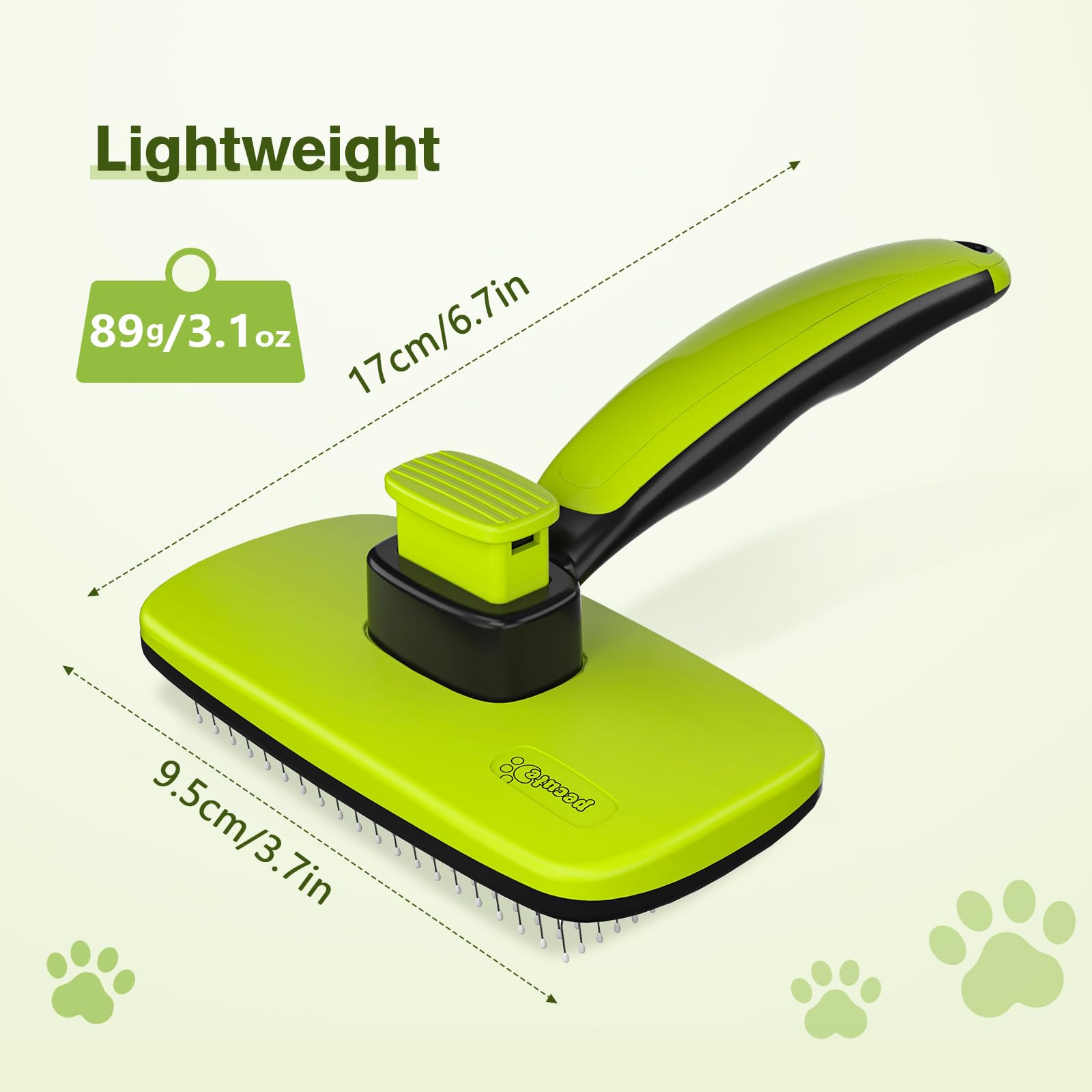 Pecute comparaison de taille avec une main pour illustrer la légèreté et maniabilité