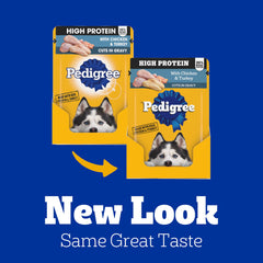 Pedigree sachet ouvert versé dans une gamelle, facilitant le service quotidien