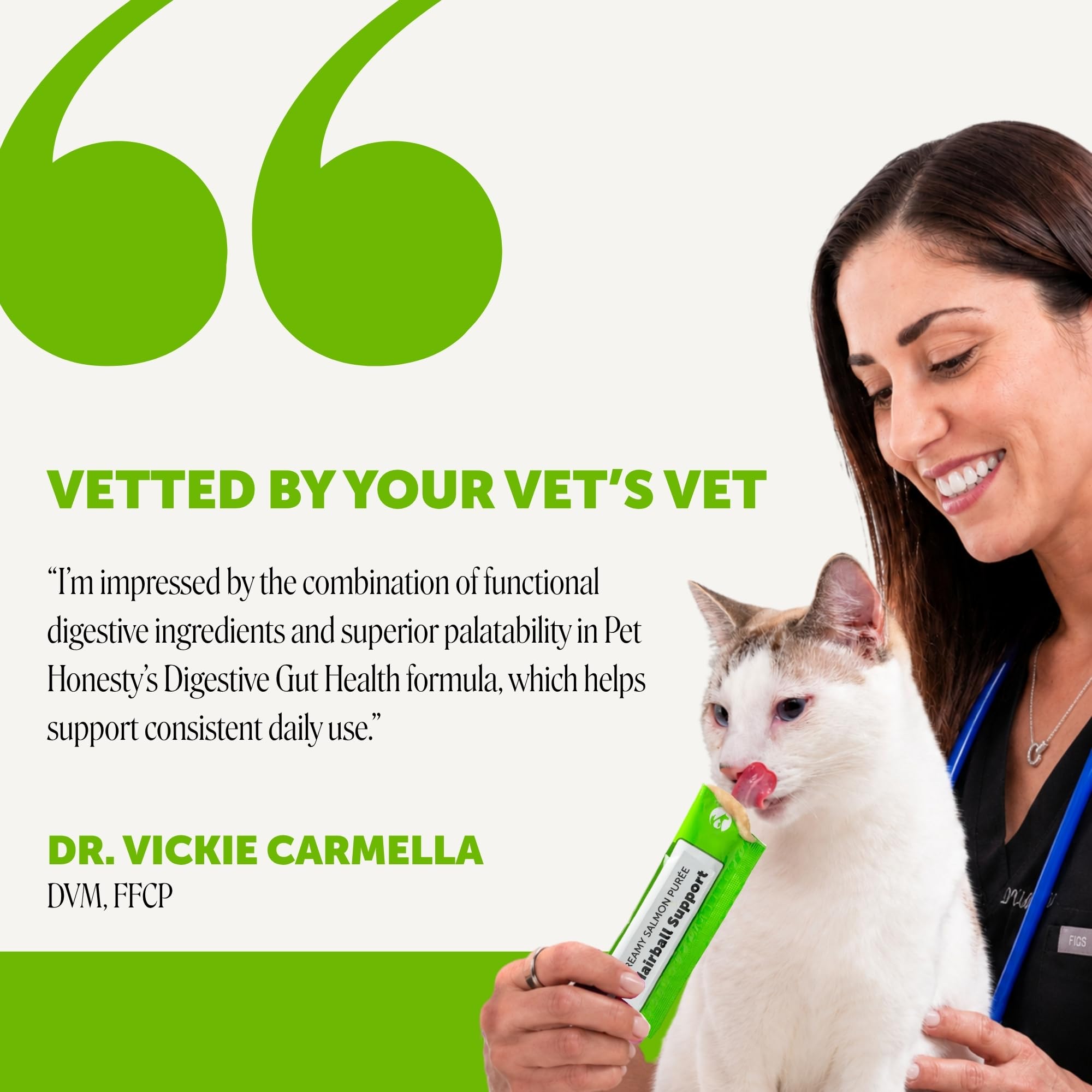 Pet Honesty administration sur la patte du chat pour une prise sans stress