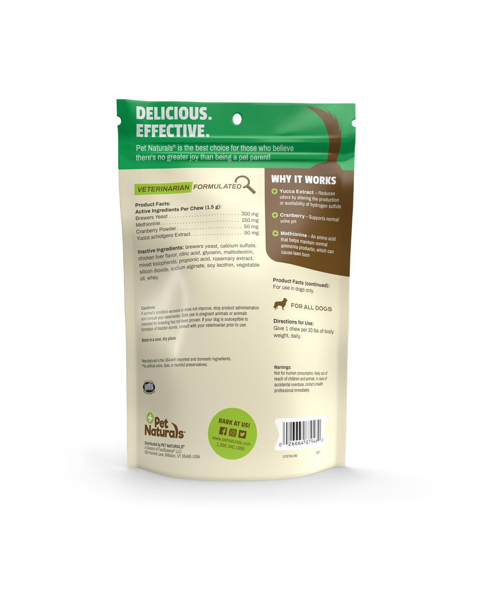 Pet Naturals scene de jardin avec chien montrant pelouse saine et réduction des taches brunes