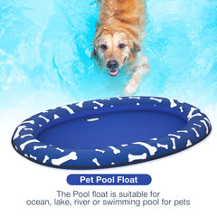 Pet Soft chien installé sur la bouée flottant en sécurité