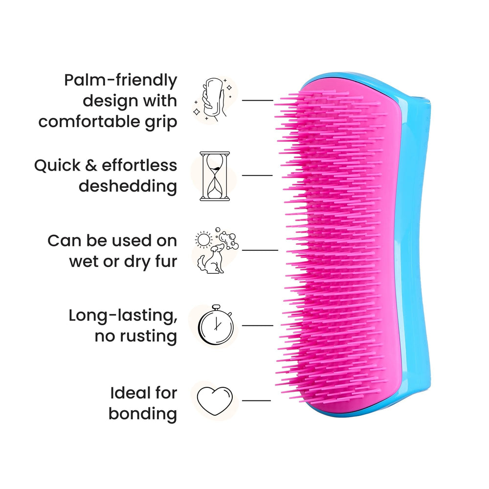 Pet Teezer utilisé pendant le bain, facilite élimination des poils mouillés
