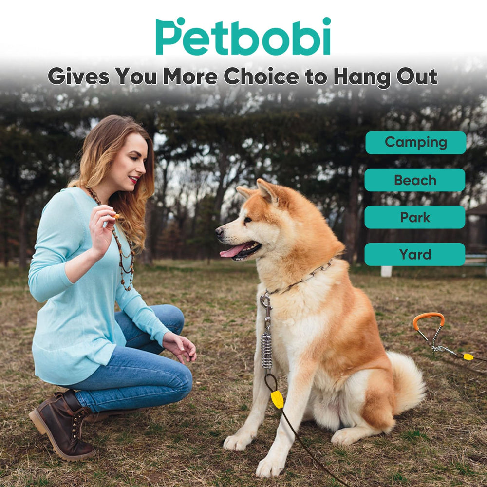 Petbobi chien utilisant la longe dans le jardin pour liberté surveillée