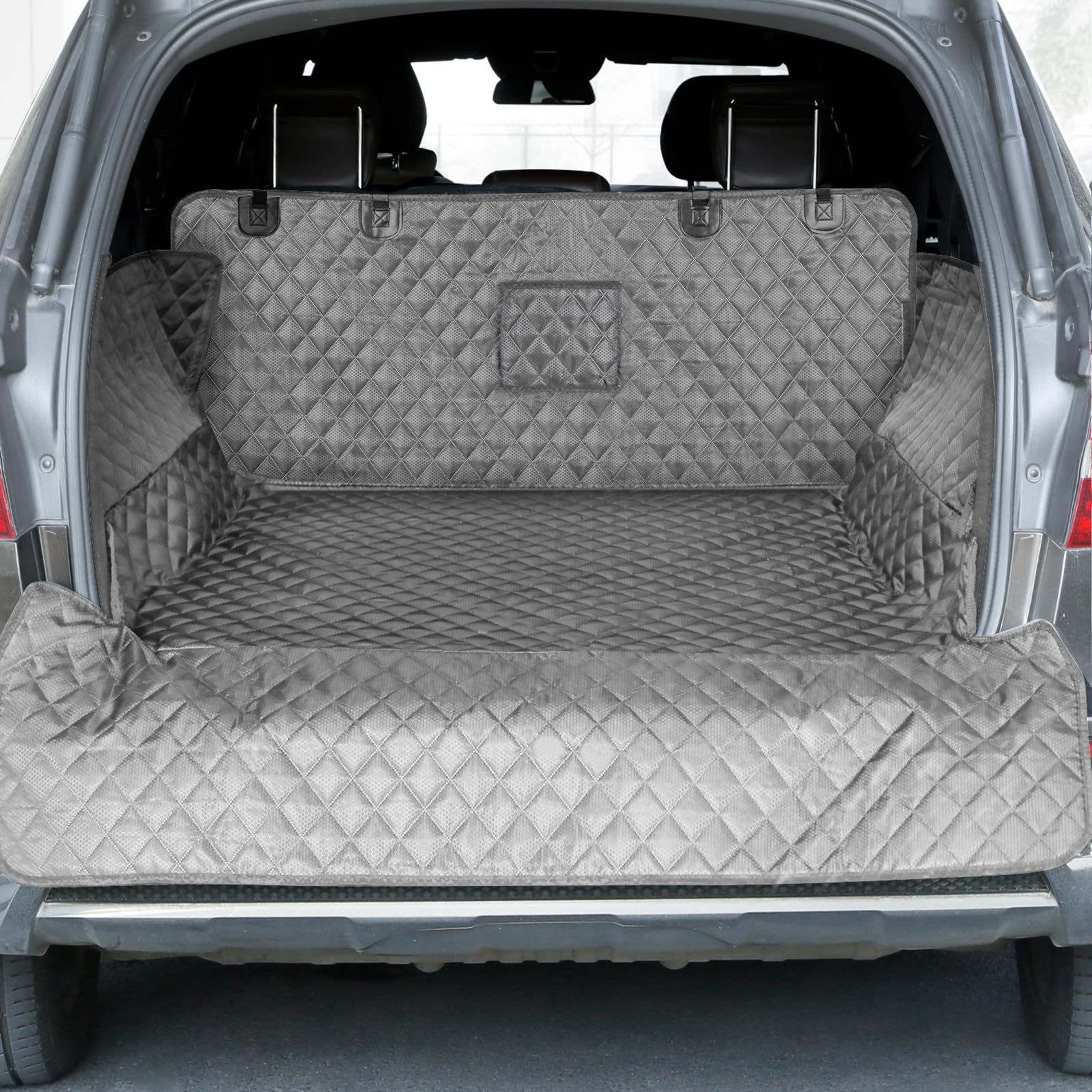 PETICON vue avant du tapis de coffre protégeant l'espace et facilitant le transport du chien