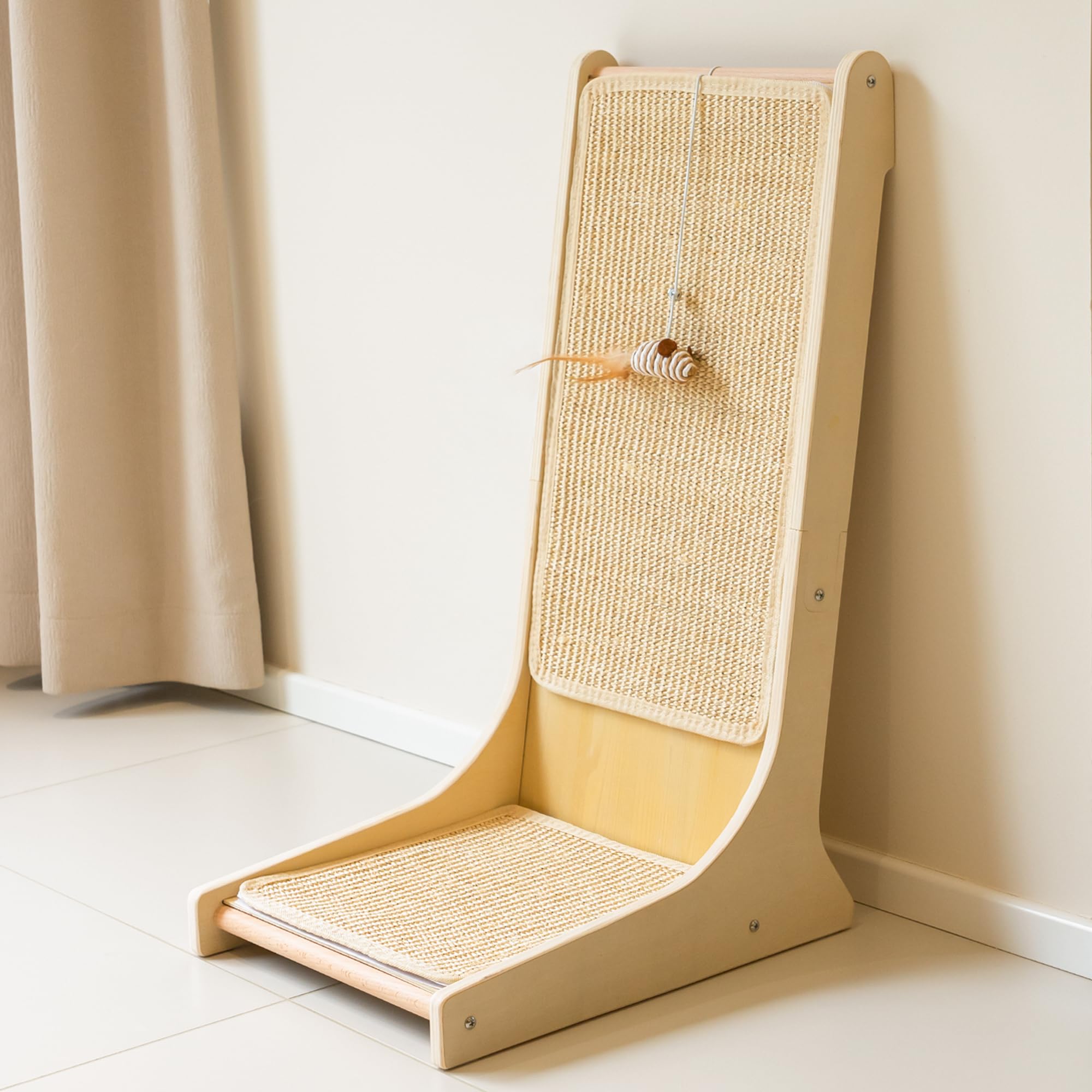 PETKARAY griffoir face avant montrant stabilité et inclinaison ergonomique