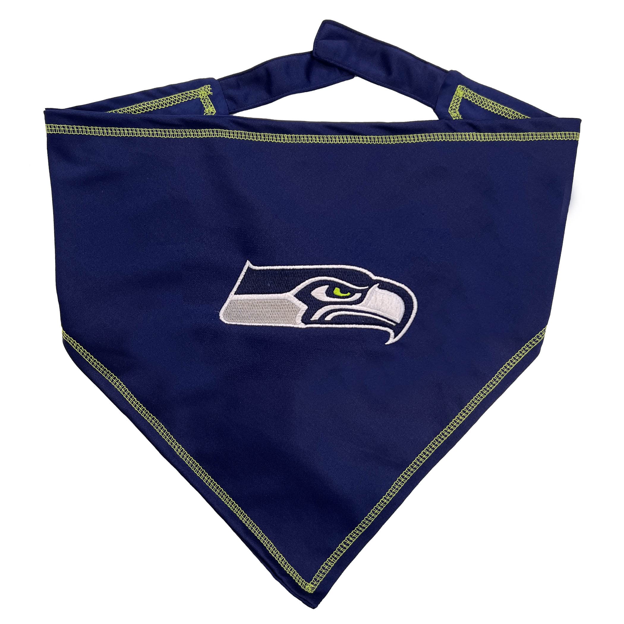 Pets First bandana Seattle Seahawks montré de face, logo brodé visible et tenue fan