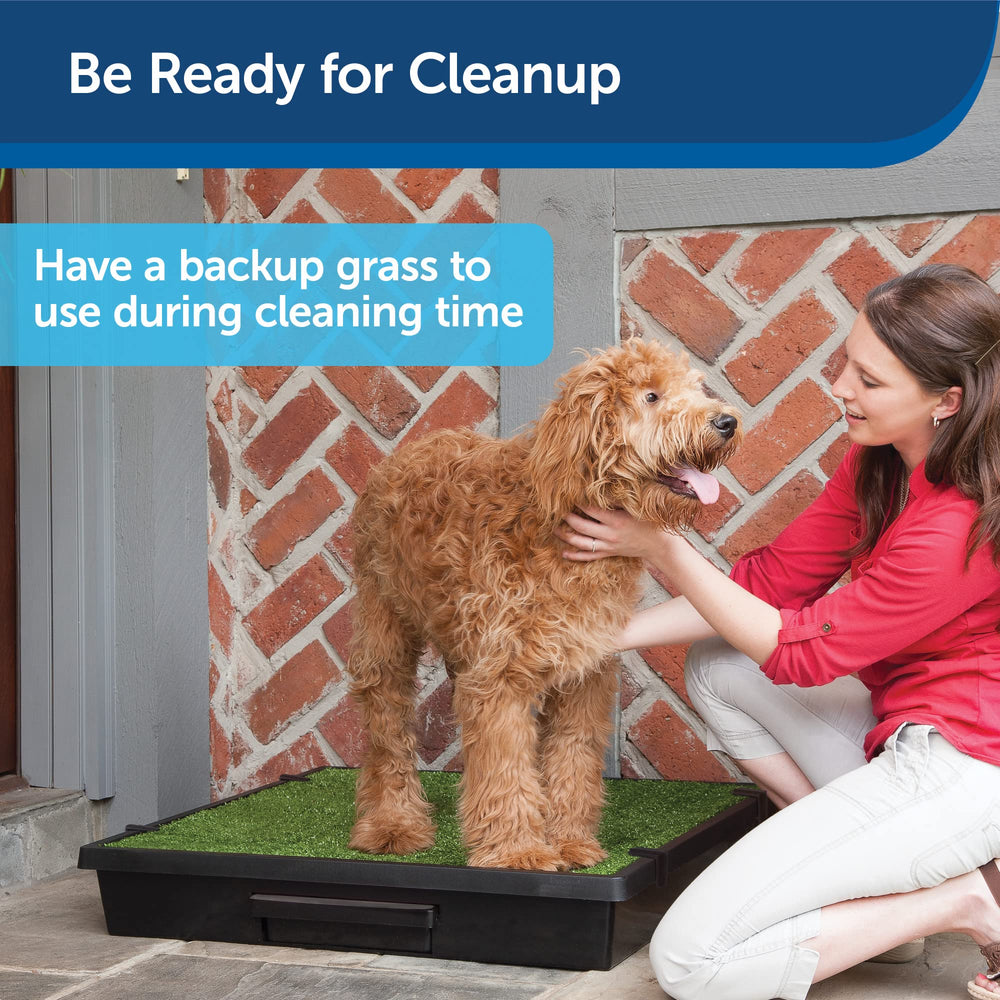 PetSafe tapis d'herbe Medium à côté d'un ruban de mesure pour vérification taille