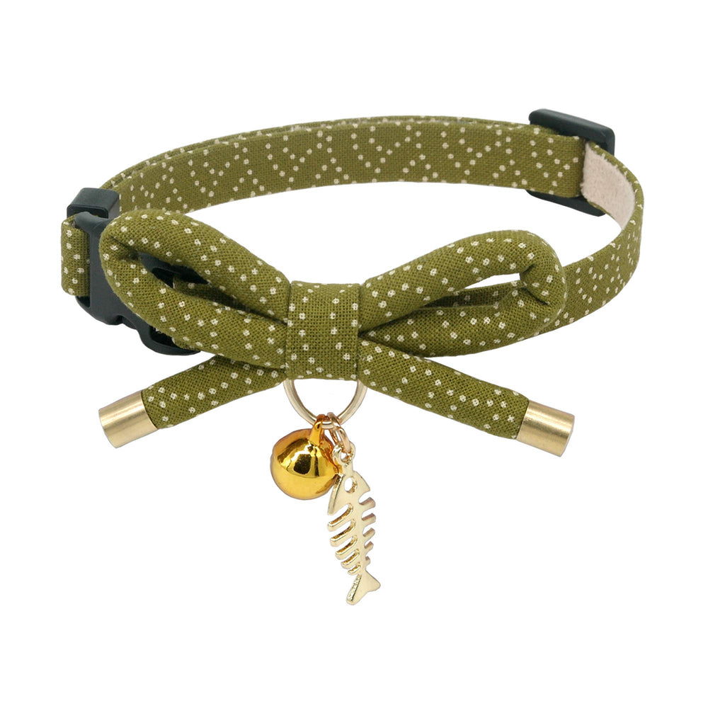 PetSoKoo collier avant vert avec nœud papillon montrant style mignon