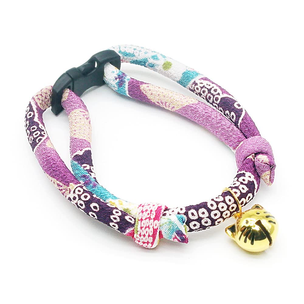 PetSoKoo clochette et pendentif en gros plan pour identification et charme
