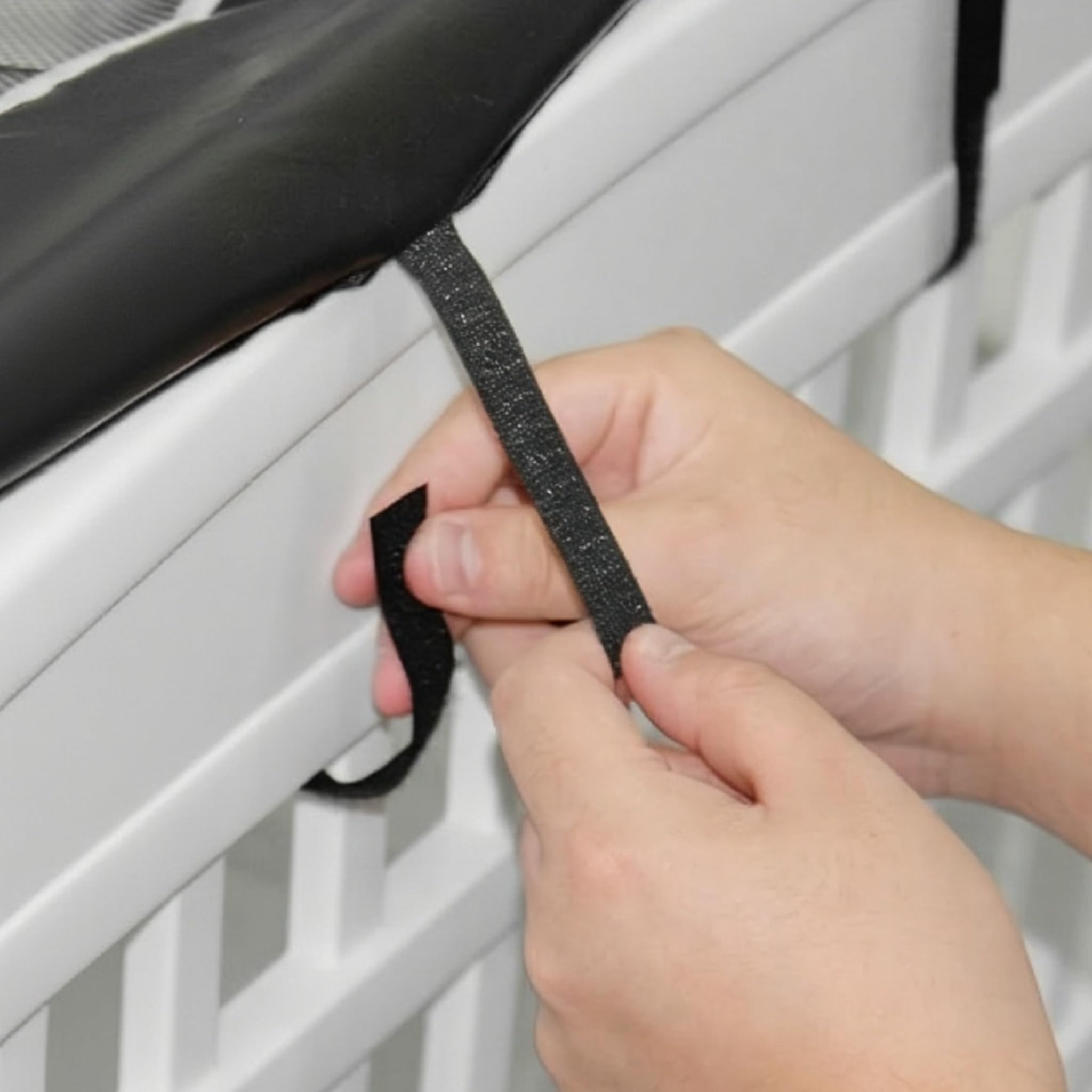 PJYuCien gros plan mesh noir montrant ventilation et filtrage UV